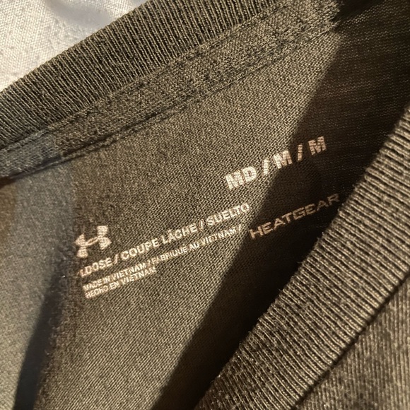 Men’s medium under armor T-shirt - Picture 2 of 2